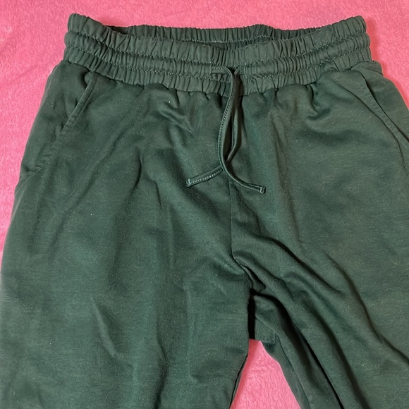 Green women’s joggers, size medium, new without tags - Picture 2 of 3